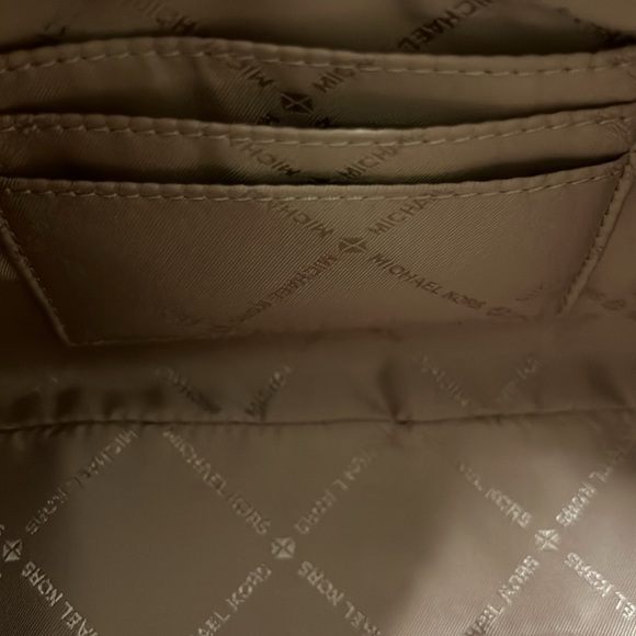 NWT Michael Kors Cara studded pouchette shoulder bag. Comes with a chain… - Picture 10 of 12